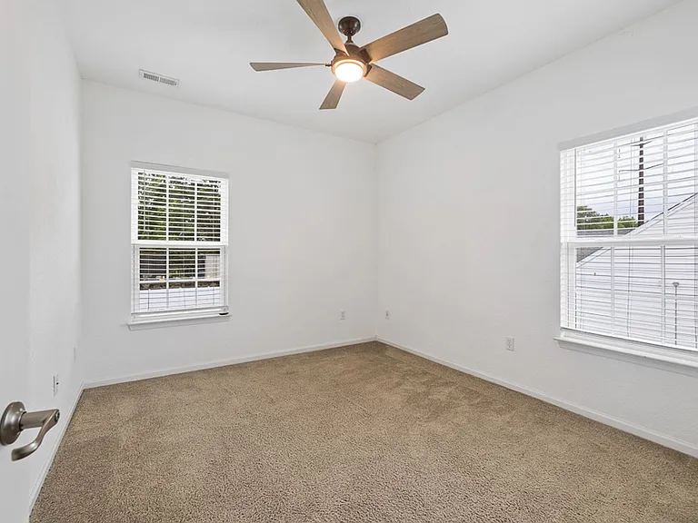 721 Tyler Way — Photo 36