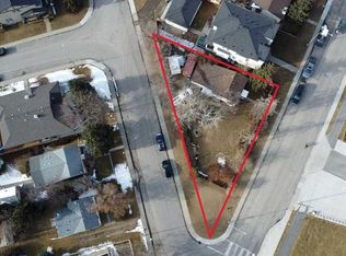 2103 SW Mackay Rd NW, Calgary, AB T3B1C9