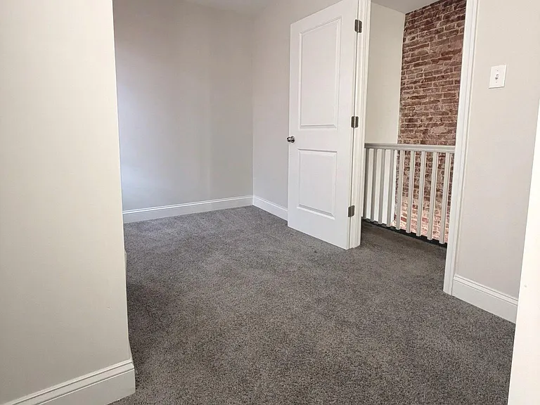 2631 W Cold Spring Ln — Photo 10