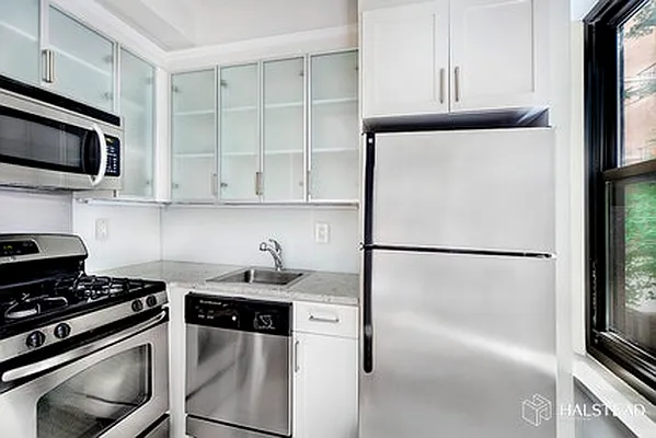 Rented by Halstead Real Estate | media 9