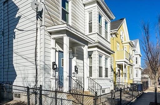 2nd image of 21 Lake St #00