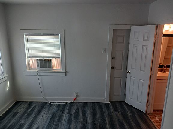 3rd image of 129 S Grandview Ave APT 3