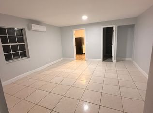 826 Avenida Hermosa, West Palm Beach, FL 33405
