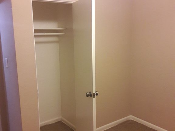 3rd bedroom w/ closet view