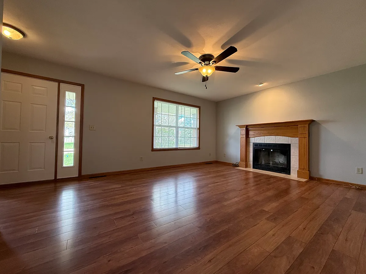 Family Room - 11155 Downing Ln