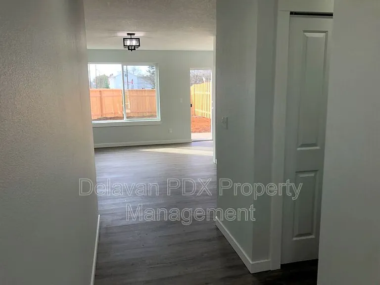 1396 Kimber Ct — Photo 2