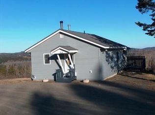 713 Diamond Pond Rd, Colebrook, NH 03576