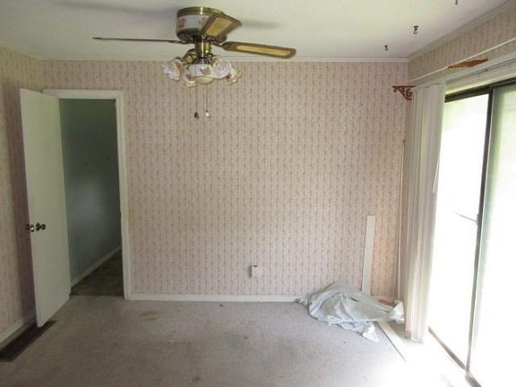 4th image of 3510 S Osage St