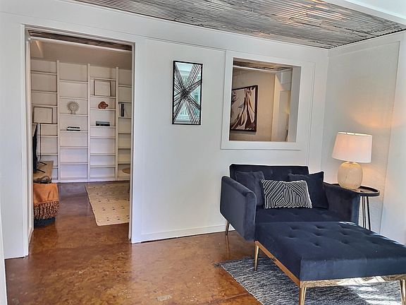 3rd image of 628 Grand Ave