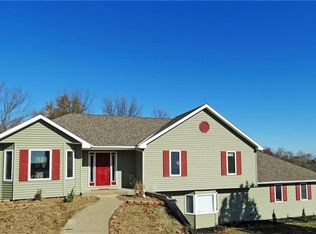 27080 Stephanie Ln, Weston, MO 64098