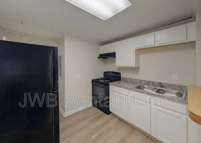 1204 Glencoe St #4 — Photo 3