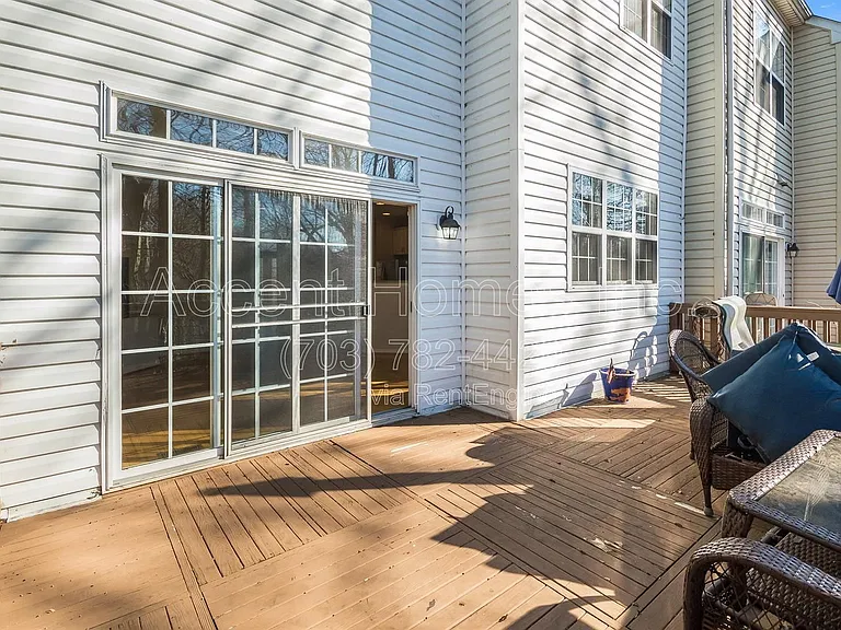 6450 Waterfield Rd — Photo 30
