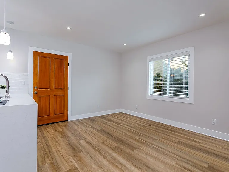 1BR in Prime Pasadena - 92 Walk Score + Parking + Free Electricity for 1 Year — Photo 8