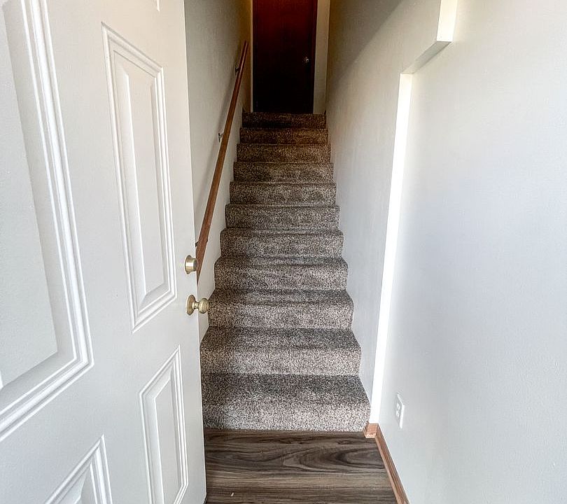 1st image of 1144 Goodhue Blvd #11