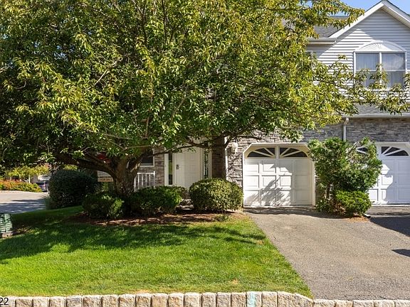 2nd image of 5 Wiley Ct