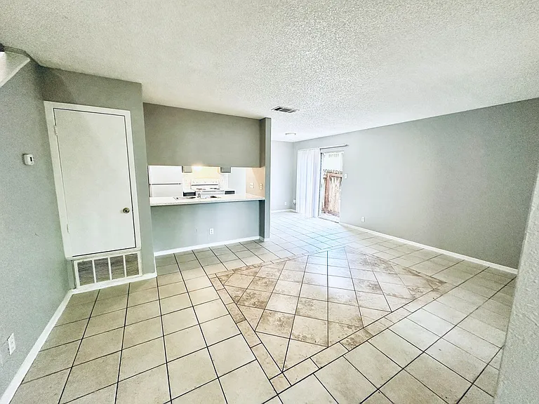 1318 Southport Dr — Photo 40