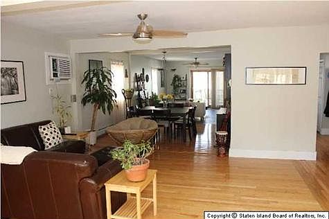 4th image of 343 Clarke Ave