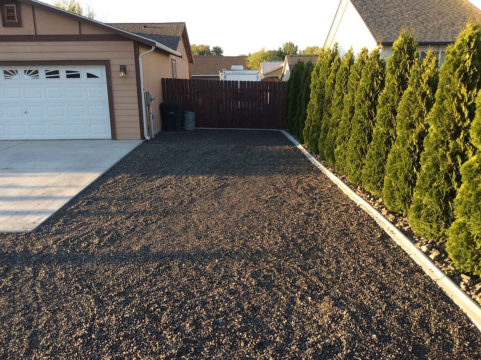 2nd image of 725 Lamplighter Ln