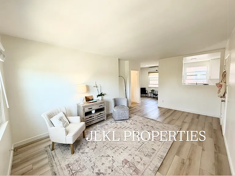 3088 Meade Ave — Photo 10