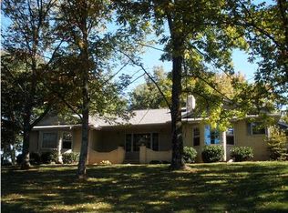 708 W Sunset Dr, Huntingburg, IN 47542