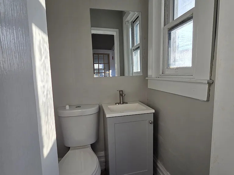 228 N Saint Cloud St — Photo 9