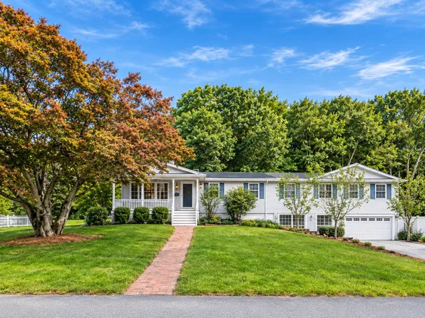 7 Crestwood Rd, Leicester, MA 01524