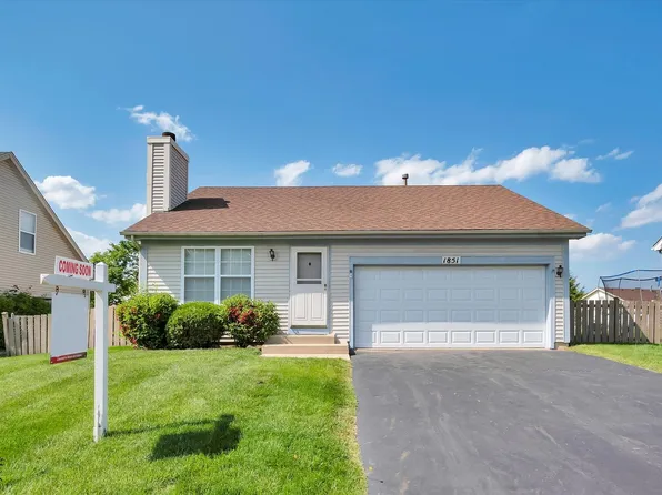 1851 Cambridge Dr, Carpentersville, IL 60110