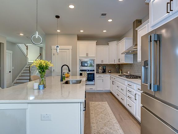 5th image of 115 Sandy Bend Ln
