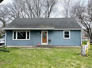1098 Stead Dr, Menasha, WI 54952
