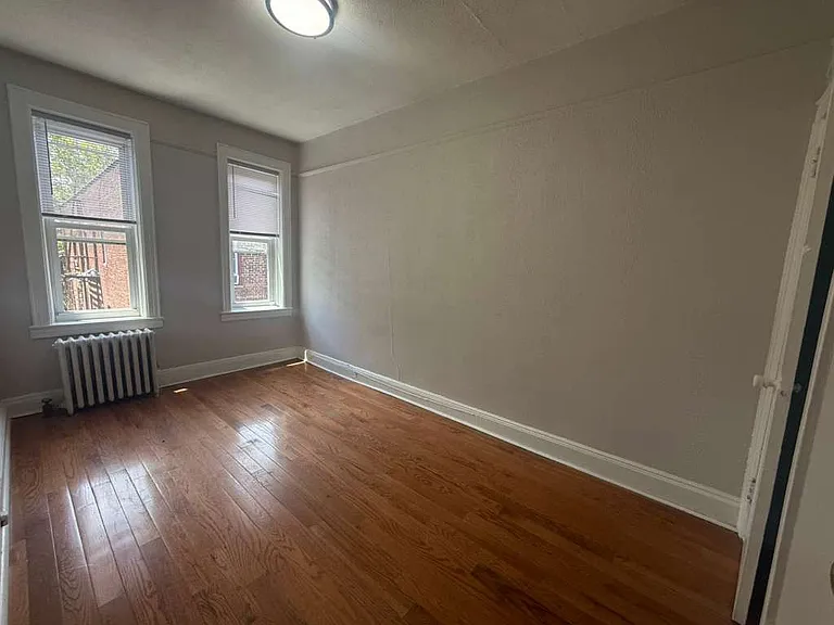 123 Roosevelt Ave #3 — Photo 2