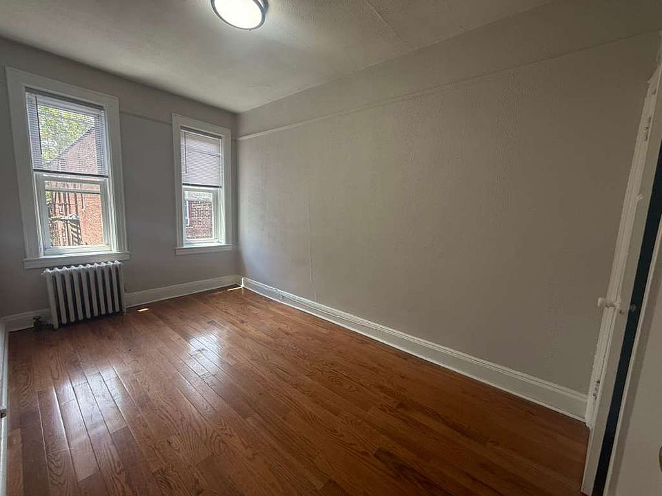 2nd image of 123 Roosevelt Ave APT 3
