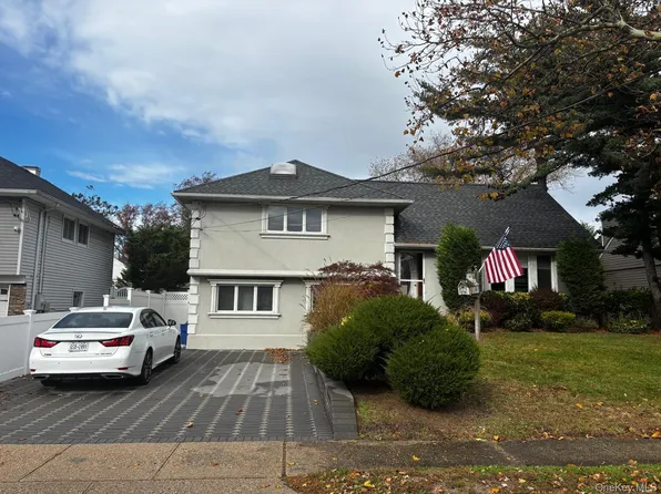 254 Thompson Avenue, Oceanside, NY 11572