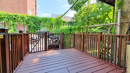 Rented by R New York