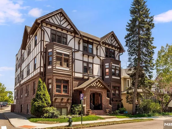 51 S Park St APT 302, Montclair, NJ 07042