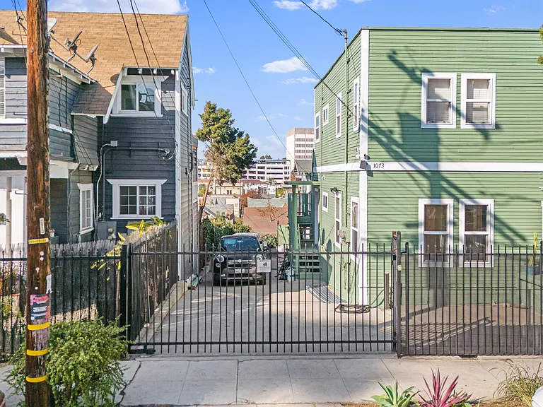 1071 Laguna Ave #1071 — Photo 6