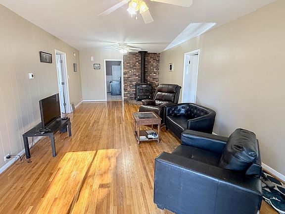 3rd image of 408 W Lott St