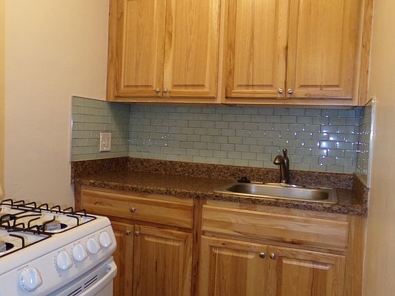 5th image of 1050 N Pearl St APT 203
