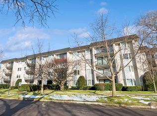 235 Ridge Rd APT 4J, Wilmette, IL 60091