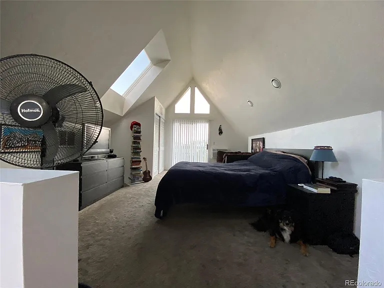 64 W Irvington Pl — Photo 4
