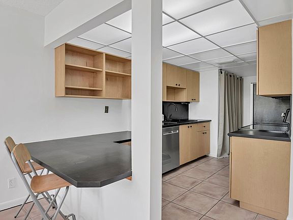 5th image of 799 Jeffery Street #105