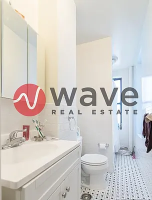 Rented by Wave Real Estate Group | media 39
