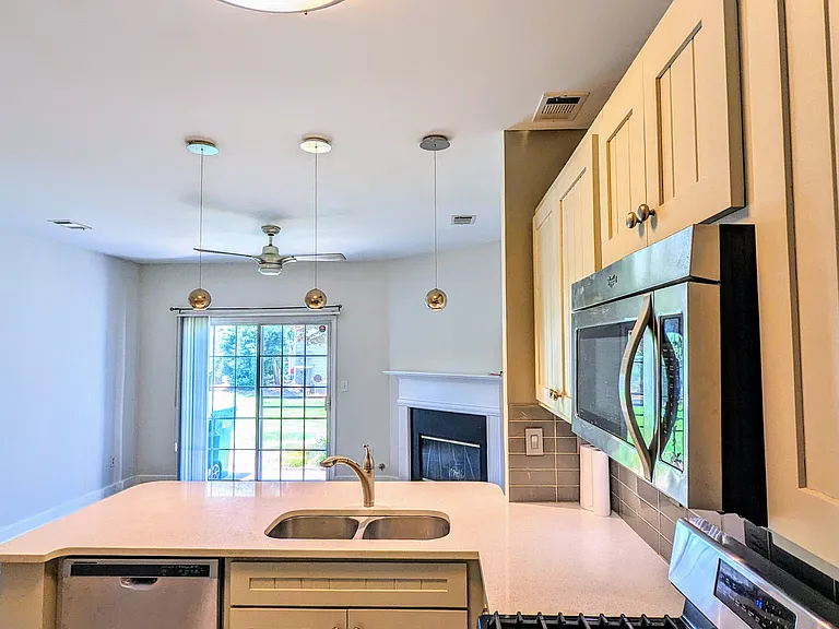 3369 Hidden Cove Cir — Photo 8