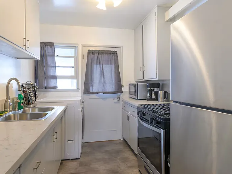 191 E Fillmore St #C — Photo 4