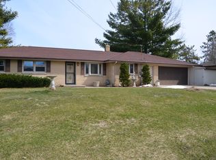 1244 Pinecrest Rd, Green Bay, WI 54313