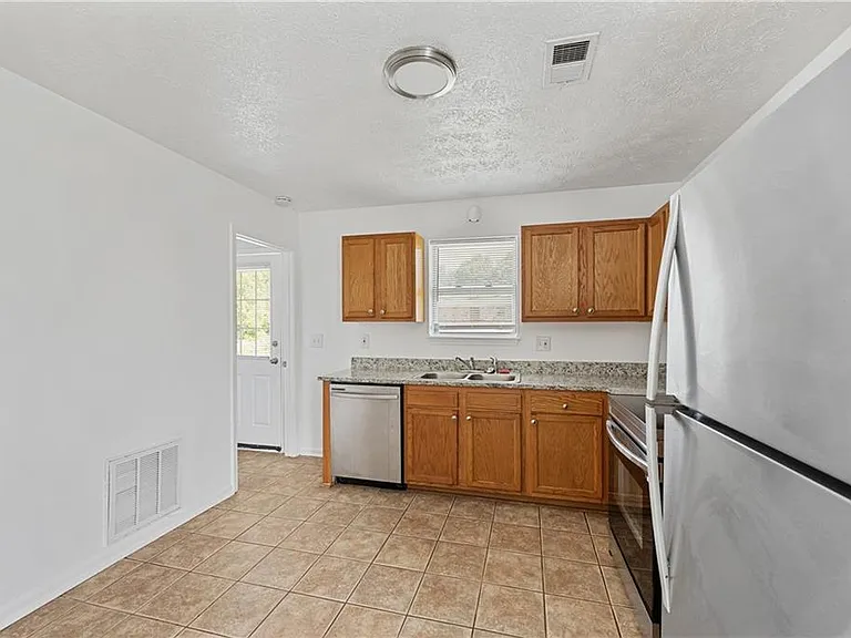 210 Tanglewood Ln #B — Photo 6