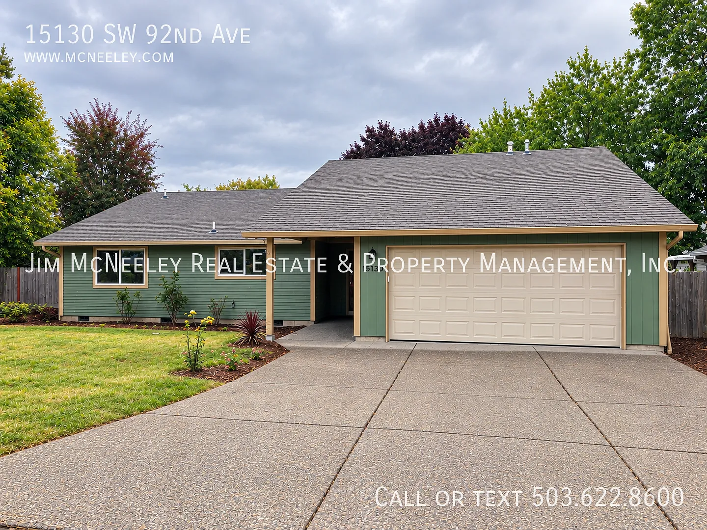 3 Bedroom, 2 Bath Home with AC and 2-Car Garage in Tigard — Photo 1