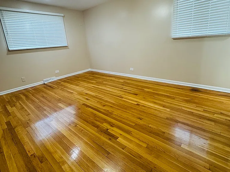 7011 N Hamlin Ave — Photo 12