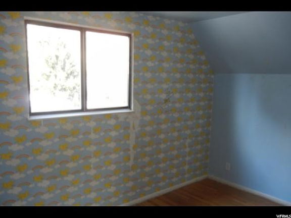 4th image of 451 Mountain View Dr