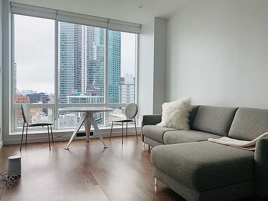 Rented by MaxInvest Real Estate, Inc. | media 12