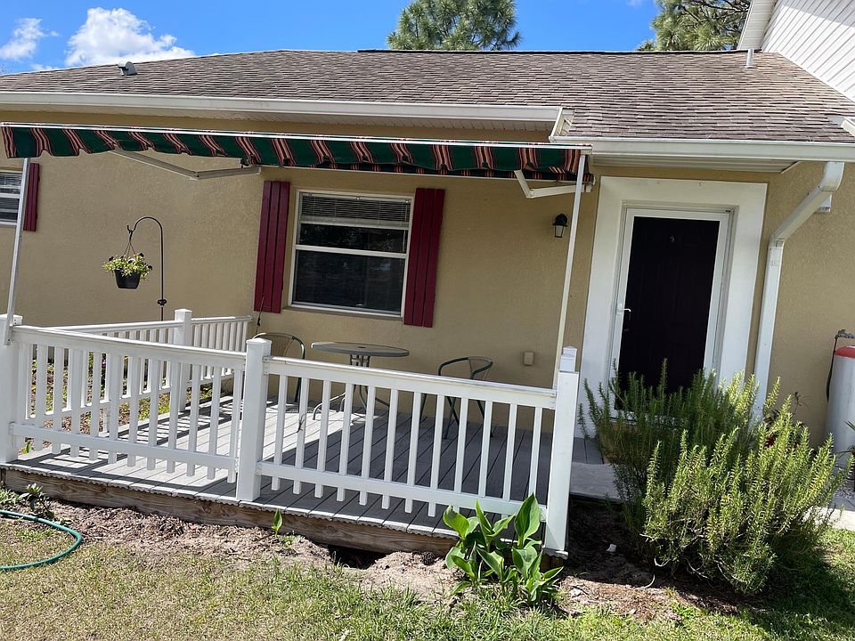 room for a small garden. Deck